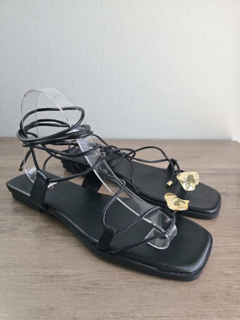 Arezzo Siena Flat Lace-up Ankle Tie Sandal Square Toe Black/Gold Size 8B